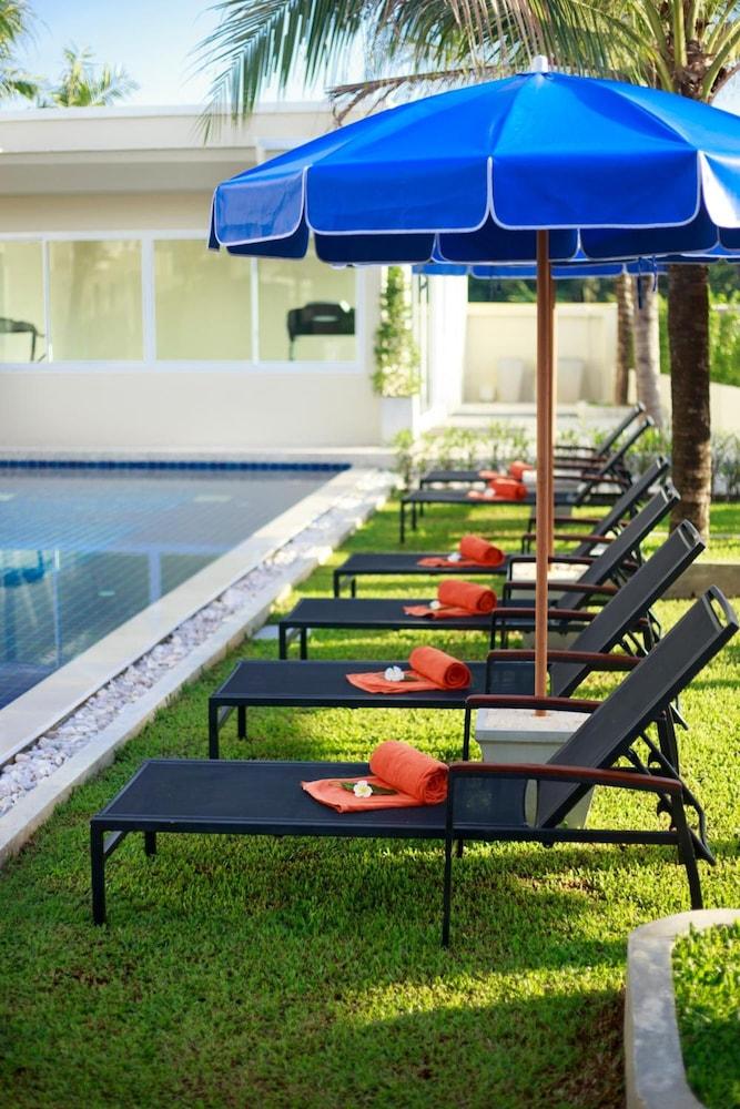 Impress Resort Thalang Exterior photo
